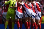 女足欧冠半决赛首回合，阿森纳主场1-2不敌里昂